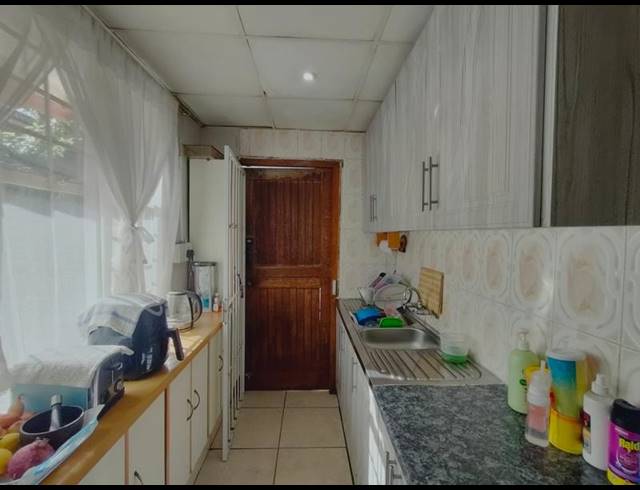 3 BEDROOM HOUSE FOR SALE IN MOUNT VERNON